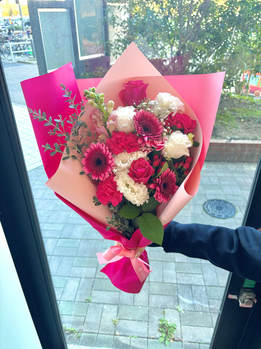 【生花】女性用完全おまかせ花束　M＜ピック無し＞