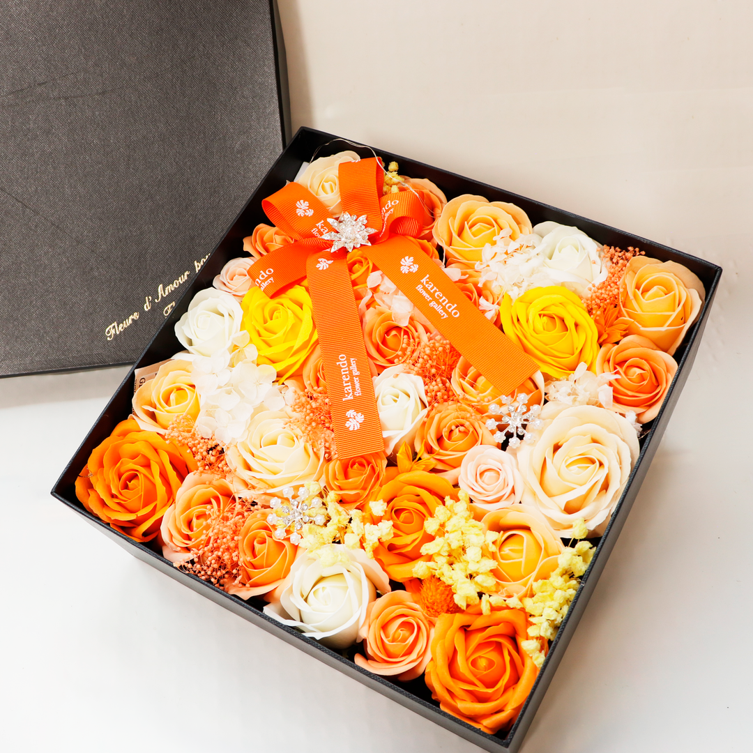 フラワーラブ Surrounded by Love Standing Spray